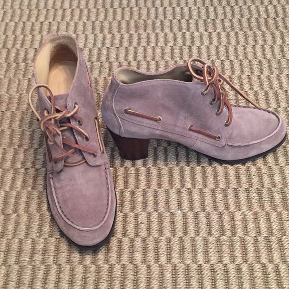 Mock taupe suede 2&3/4”stacked heel women’s shoe. - Picture 4 of 6